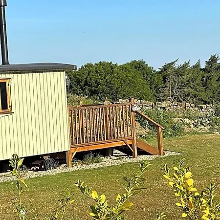 Hotel Oakley View Shepherds Hut With Hot Tub Whitby